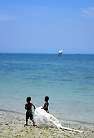 Enfants vezo sur la plage de Mangily - 30/11/19