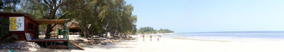La plage de Mangily et l'ancien centre de plongée ATIMOO La plage de Mangily et l'ancien centre de plongée ATIMOO
